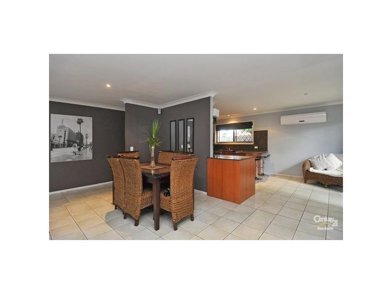 132 Markeri Street, Mermaid Waters QLD 4218