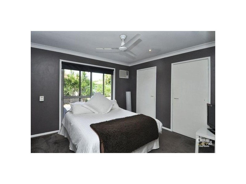 132 Markeri Street, Mermaid Waters QLD 4218