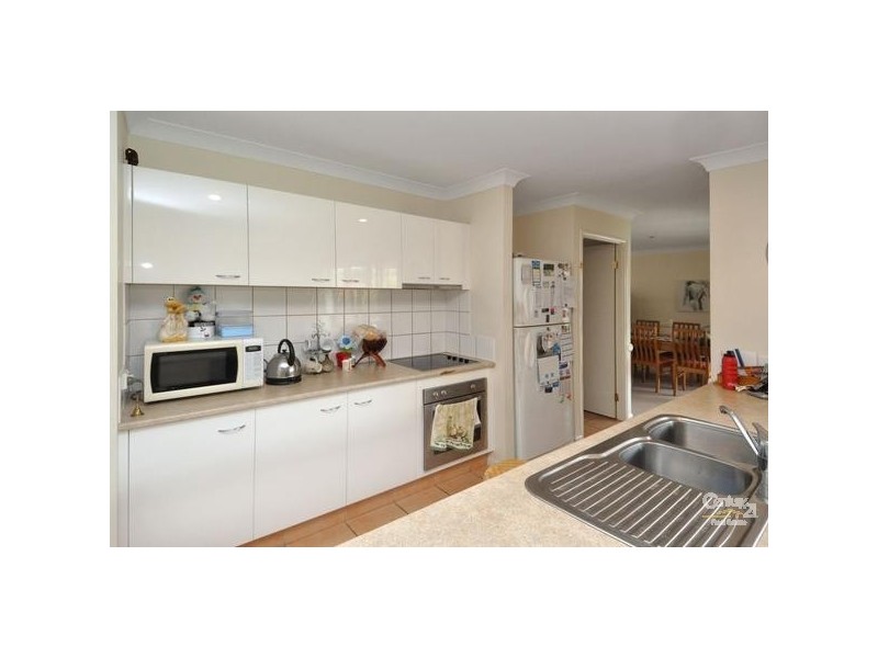 33 Baekea Drive, Elanora QLD 4221