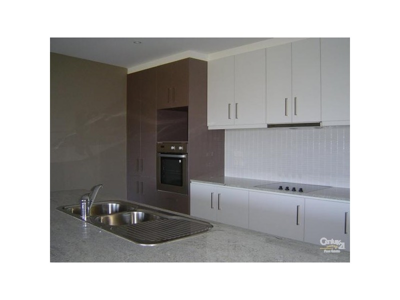 10 Valbonne Avenue, Varsity Lakes QLD 4227
