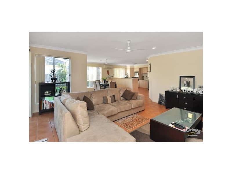 8 Bella Donna Place, Robina QLD 4226
