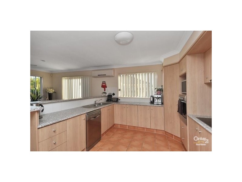 8 Bella Donna Place, Robina QLD 4226