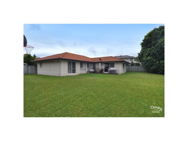 6 Driftaway Court, Robina QLD 4226