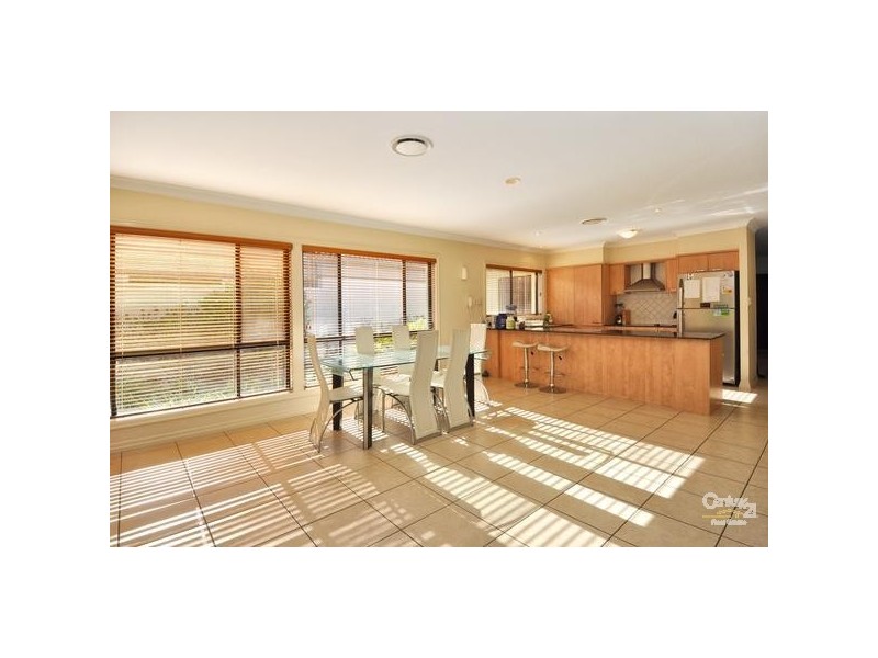 2022 Gracemere Gardens Cct, Hope Island QLD 4212