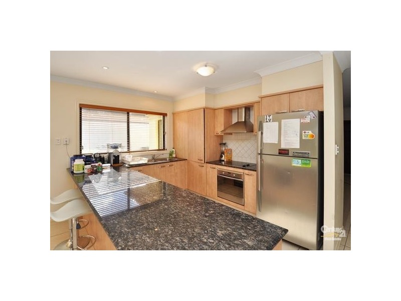 2022 Gracemere Gardens Cct, Hope Island QLD 4212