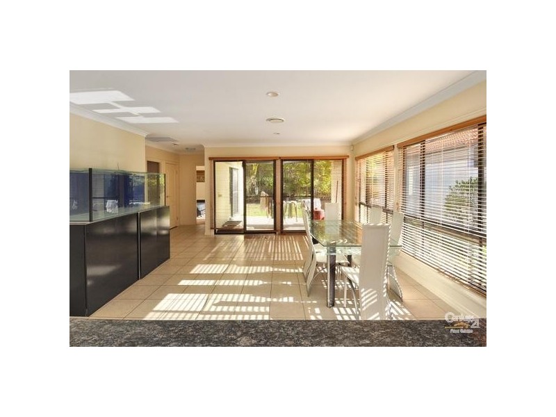 2022 Gracemere Gardens Cct, Hope Island QLD 4212