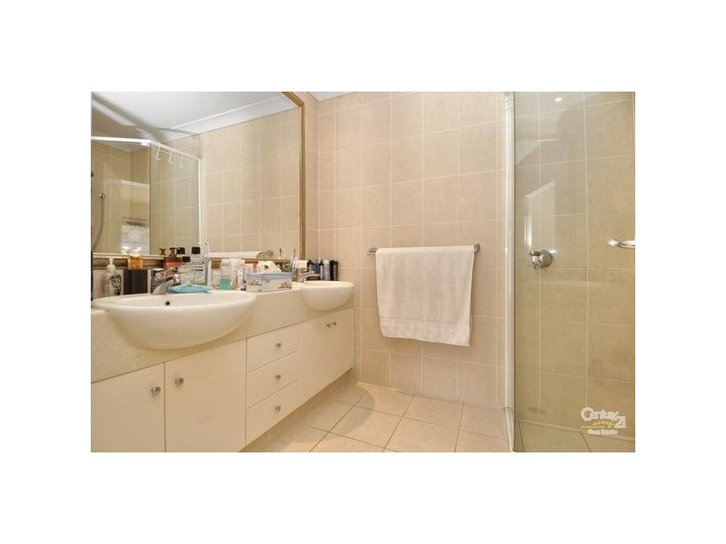 2022 Gracemere Gardens Cct, Hope Island QLD 4212