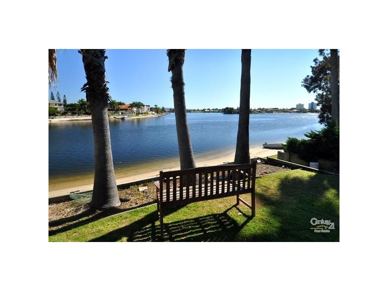 13/9 Jodie Court, Mermaid Waters QLD 4218