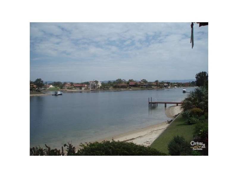 5/95 Sunshine Boulevard, Mermaid Waters QLD 4218