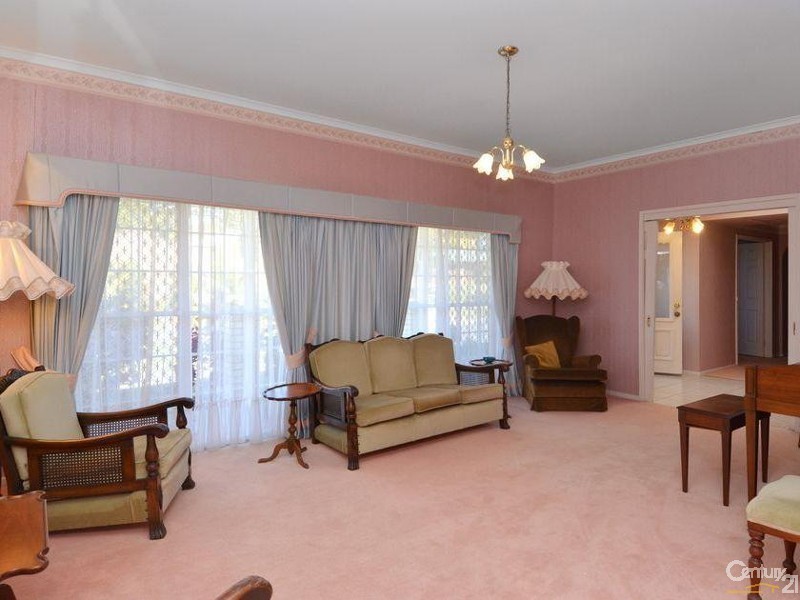 1 Heartwood Avenue, Elanora QLD 4221