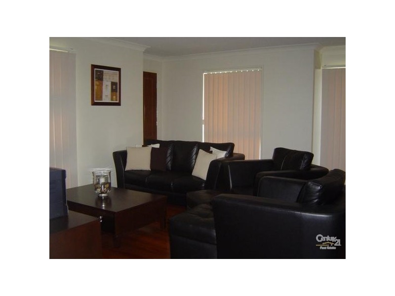 1/8 Faculty Crescent, Mudgeeraba QLD 4213