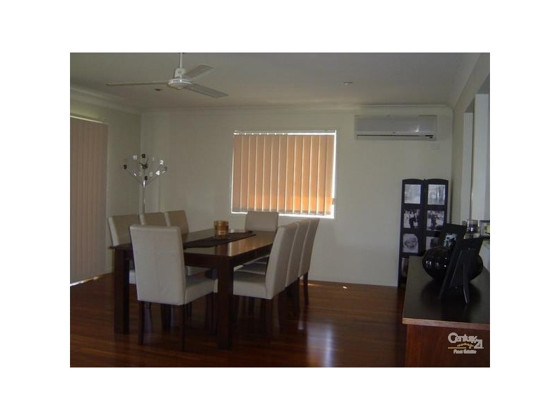 1/8 Faculty Crescent, Mudgeeraba QLD 4213