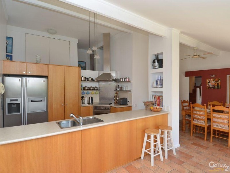 10 Pyrmont Street, Robina QLD 4226