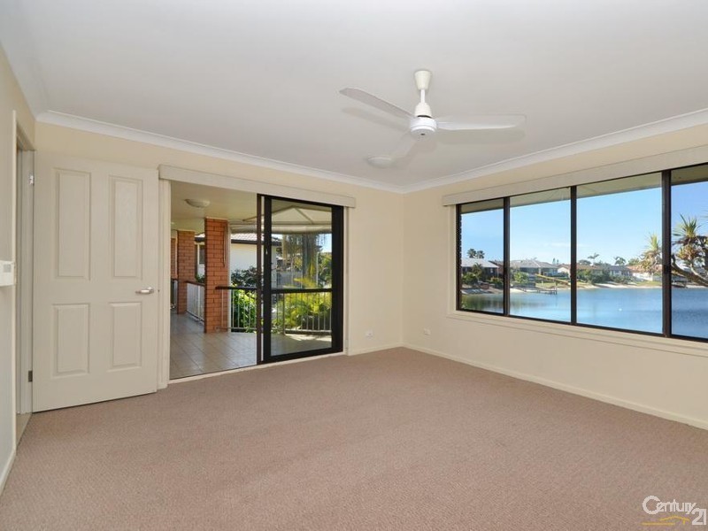 208  Sunshine Bvd, Mermaid Waters QLD 4218