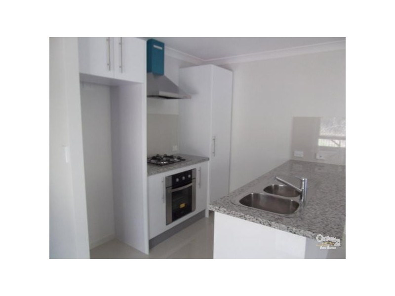 16 Allington Circuit, Maudsland QLD 4210