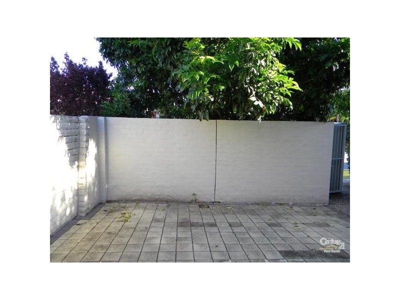 4/7 Sunset Blvd, Surfers Paradise QLD 4217