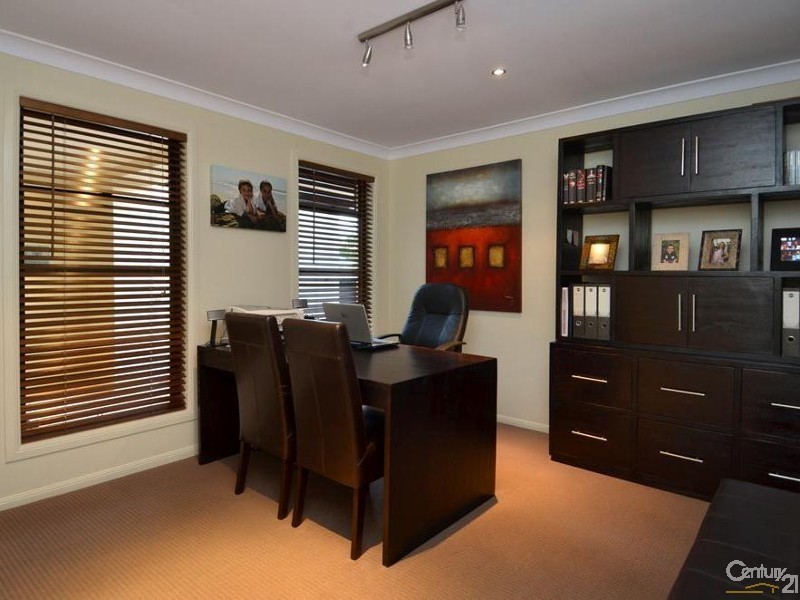 9 Anthony Drive, Burleigh Waters QLD 4220