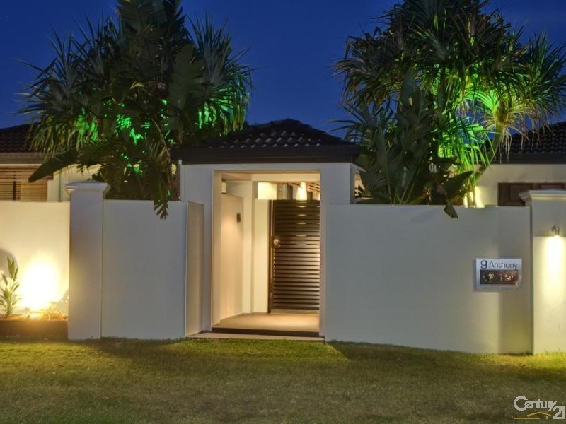 9 Anthony Drive, Burleigh Waters QLD 4220