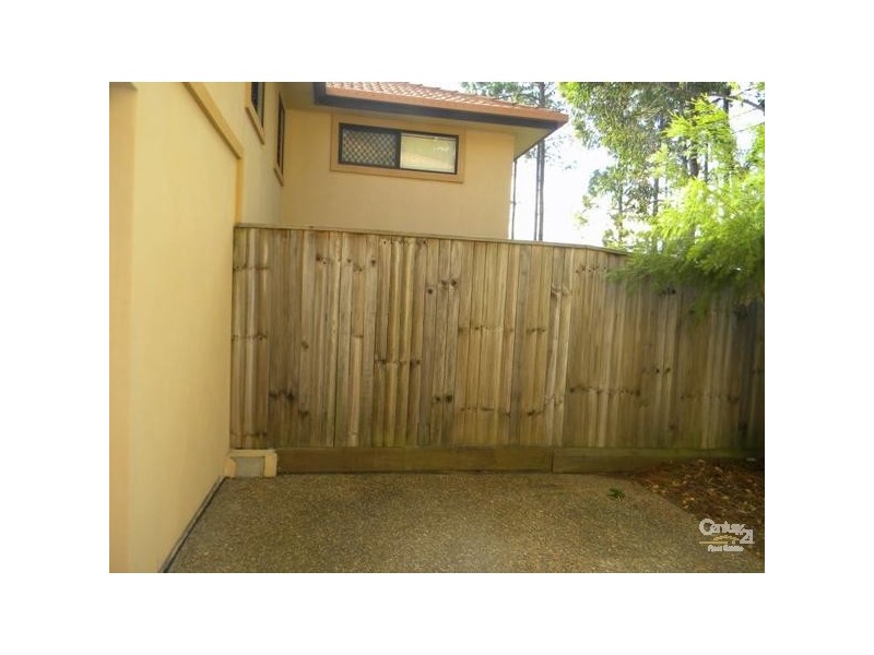 8/39 Pine Valley Drive, Robina QLD 4226