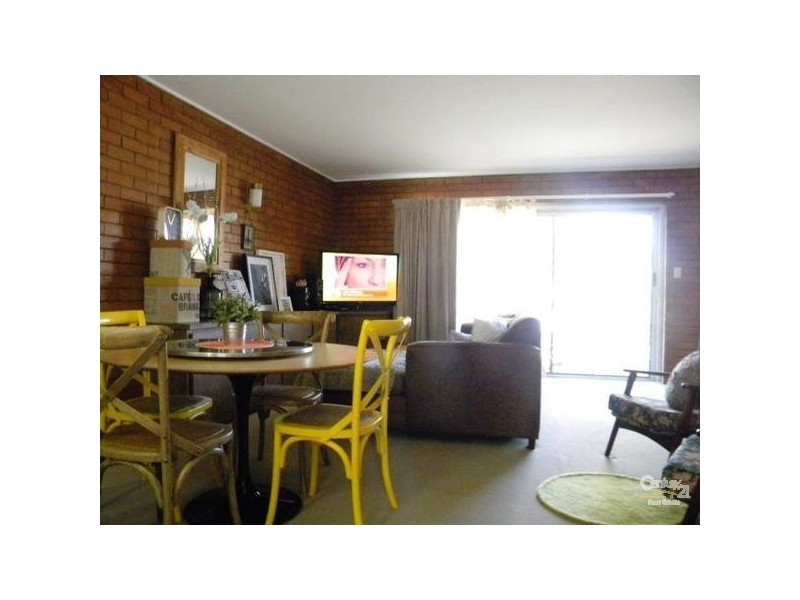 2/23 Alexandra Avenue, Broadbeach QLD 4218