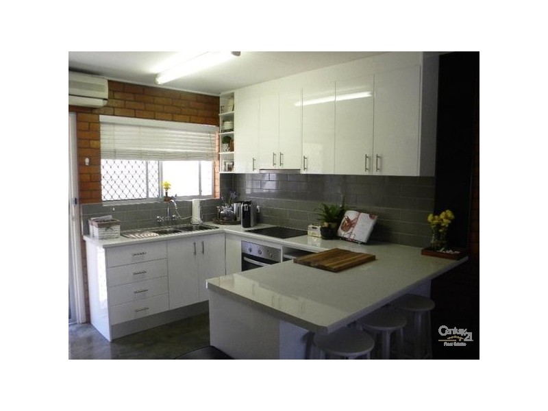 2/23 Alexandra Avenue, Broadbeach QLD 4218