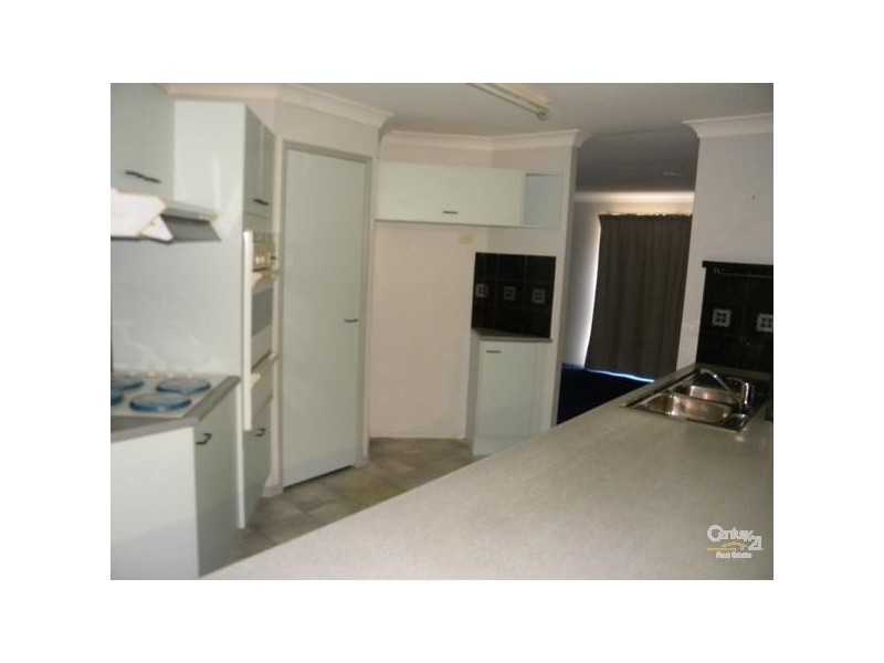 6 Range Court, Arundel QLD 4214