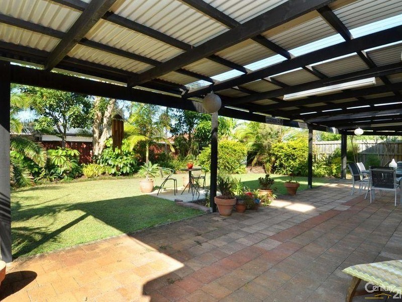 304 Rio Vista Bvd, Mermaid Waters QLD 4218