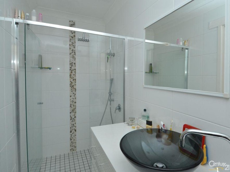 304 Rio Vista Bvd, Mermaid Waters QLD 4218