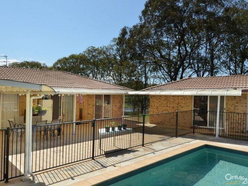 1 Whitehead Drive, Burleigh Waters QLD 4220