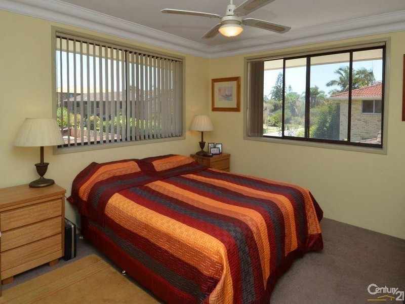 4/14 Christina Court, Mermaid Waters QLD 4218