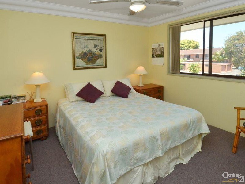 4/14 Christina Court, Mermaid Waters QLD 4218