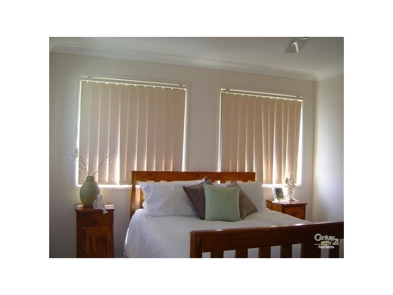 12 Coonowrin Street, Pacific Pines QLD 4211