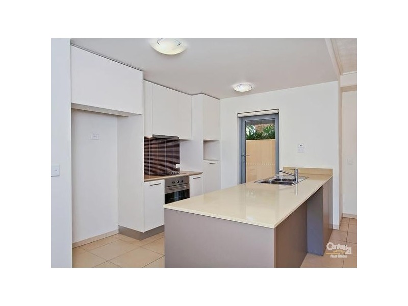 933/66 Sickle Avenue, Hope Island QLD 4212