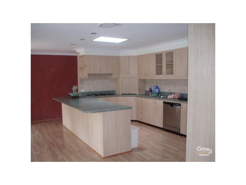 4 Rawlinna Drive, Mermaid Waters QLD 4218