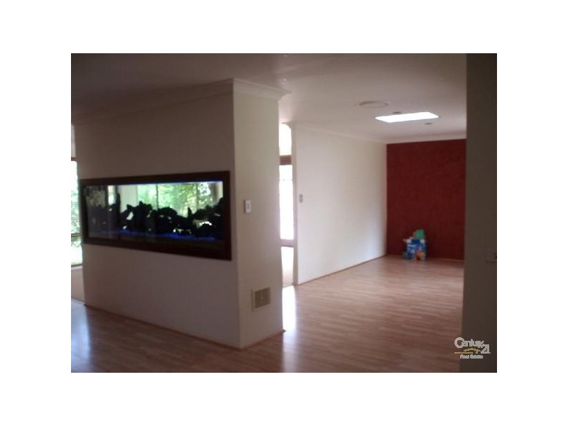 4 Rawlinna Drive, Mermaid Waters QLD 4218