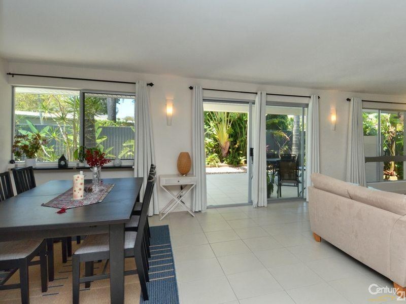 13 Grebe Place, Burleigh Waters QLD 4220