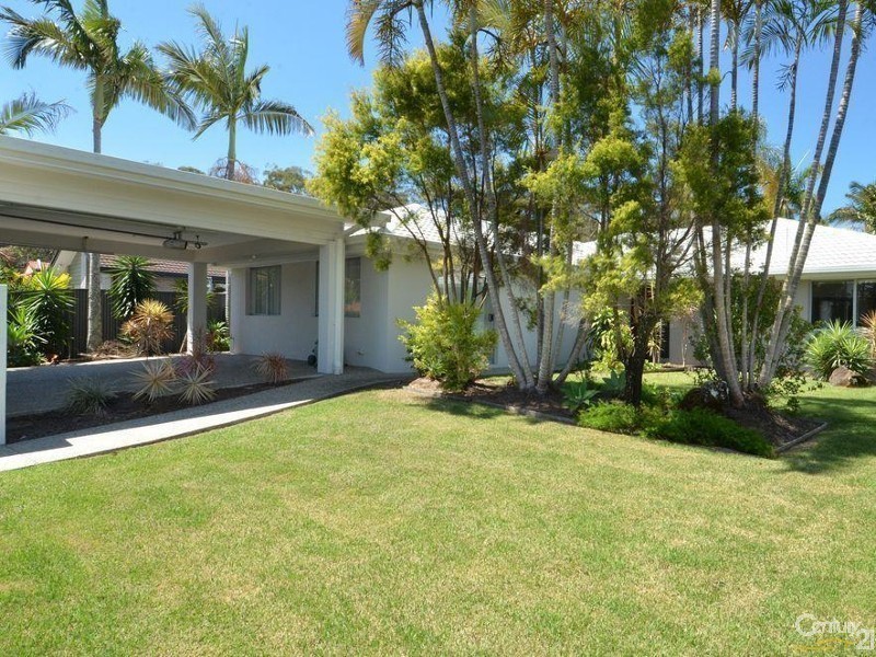 13 Grebe Place, Burleigh Waters QLD 4220