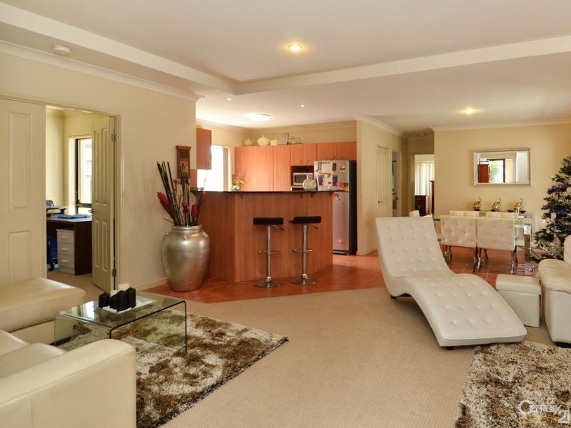 39 Woody Views Way, Robina QLD 4226