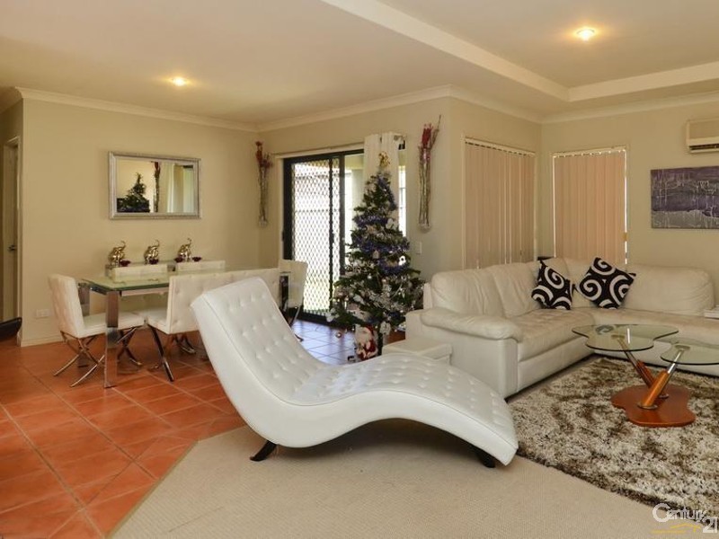 39 Woody Views Way, Robina QLD 4226
