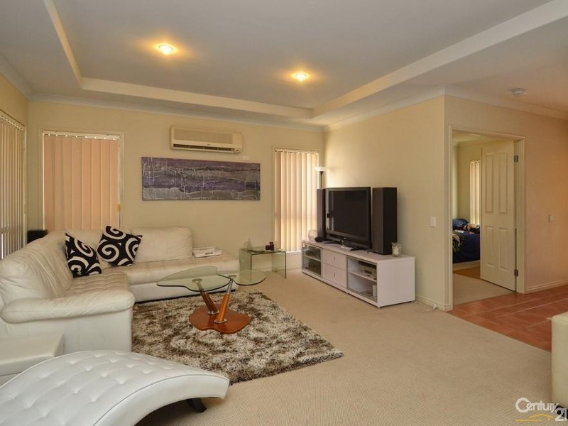 39 Woody Views Way, Robina QLD 4226