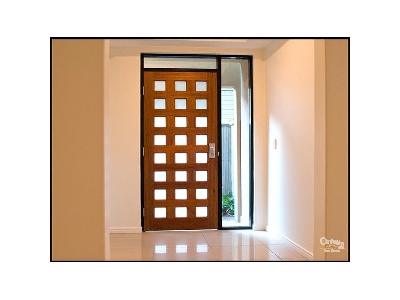 1/57 Whiting Street, Labrador QLD 4215