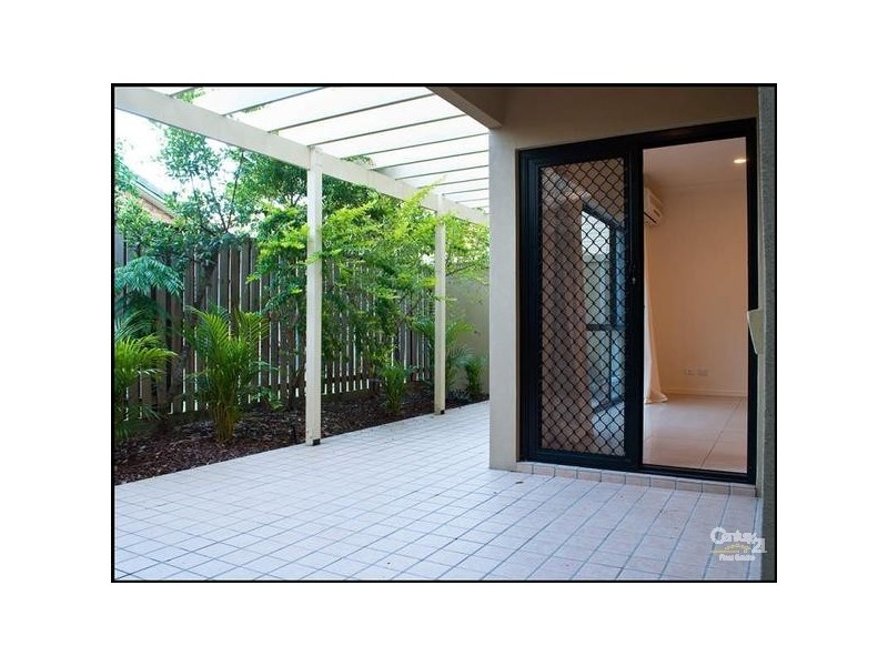 1/57 Whiting Street, Labrador QLD 4215