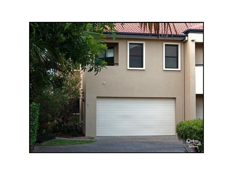 1/57 Whiting Street, Labrador QLD 4215