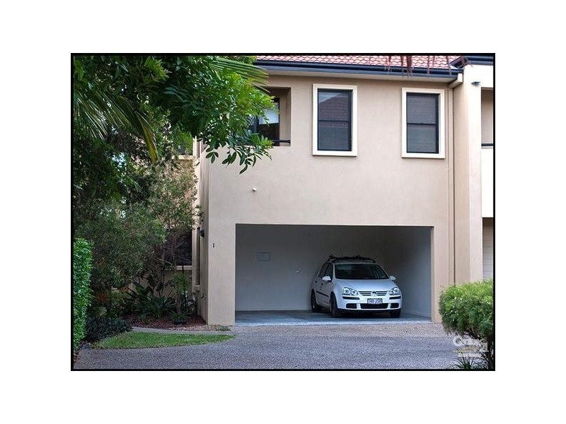 1/57 Whiting Street, Labrador QLD 4215