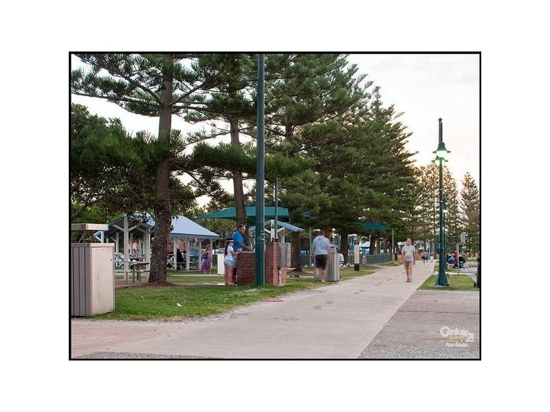 1/57 Whiting Street, Labrador QLD 4215