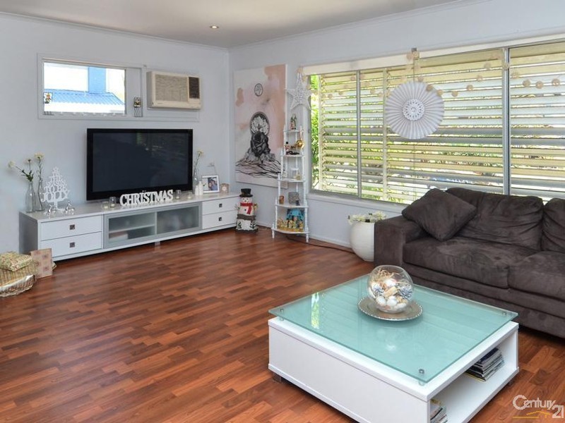 53 Dolphin Avenue, Mermaid Beach QLD 4218