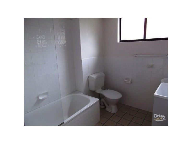 12A/12 Monaco Street, Broadbeach QLD 4218