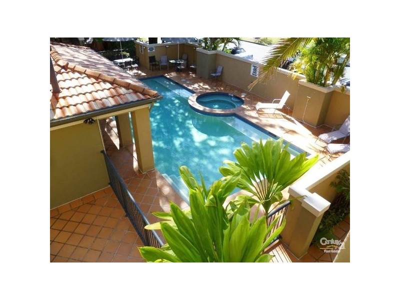 38 Petrel Avenue, Mermaid Beach QLD 4218