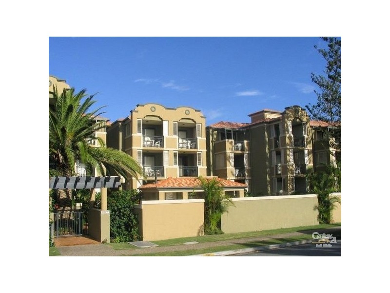 38 Petrel Avenue, Mermaid Beach QLD 4218