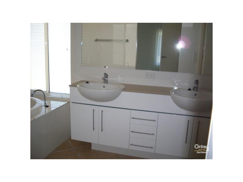 7410 Ellensbrook Drive, Hope Island QLD 4212